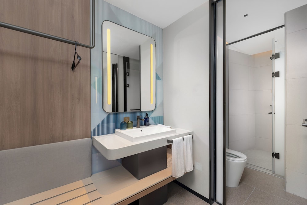 Holiday Inn Express Shanghai Jing An Xikang Road by IHG، شانغهاي 43/50