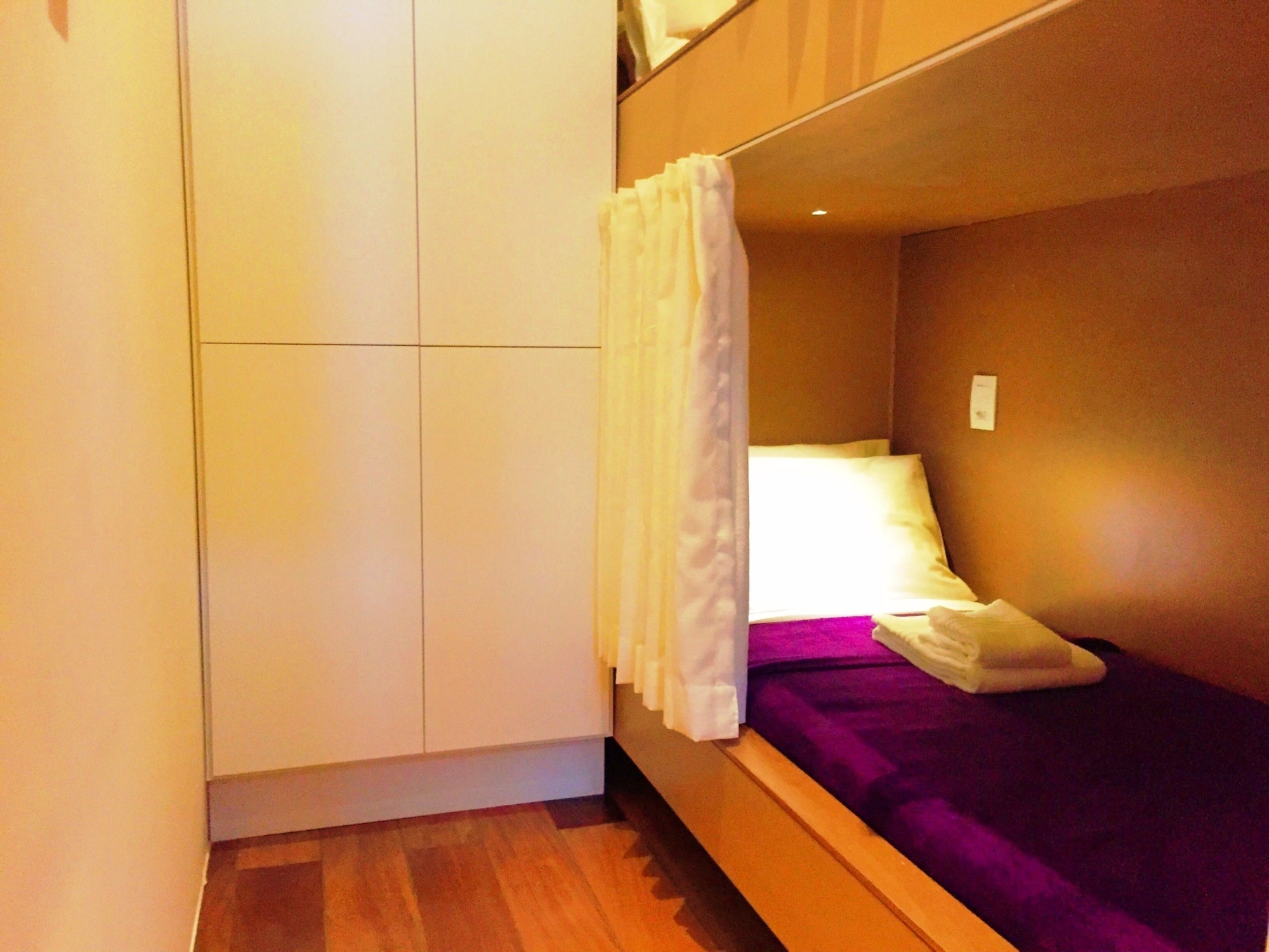 MIXED DORM, 12 BEDS