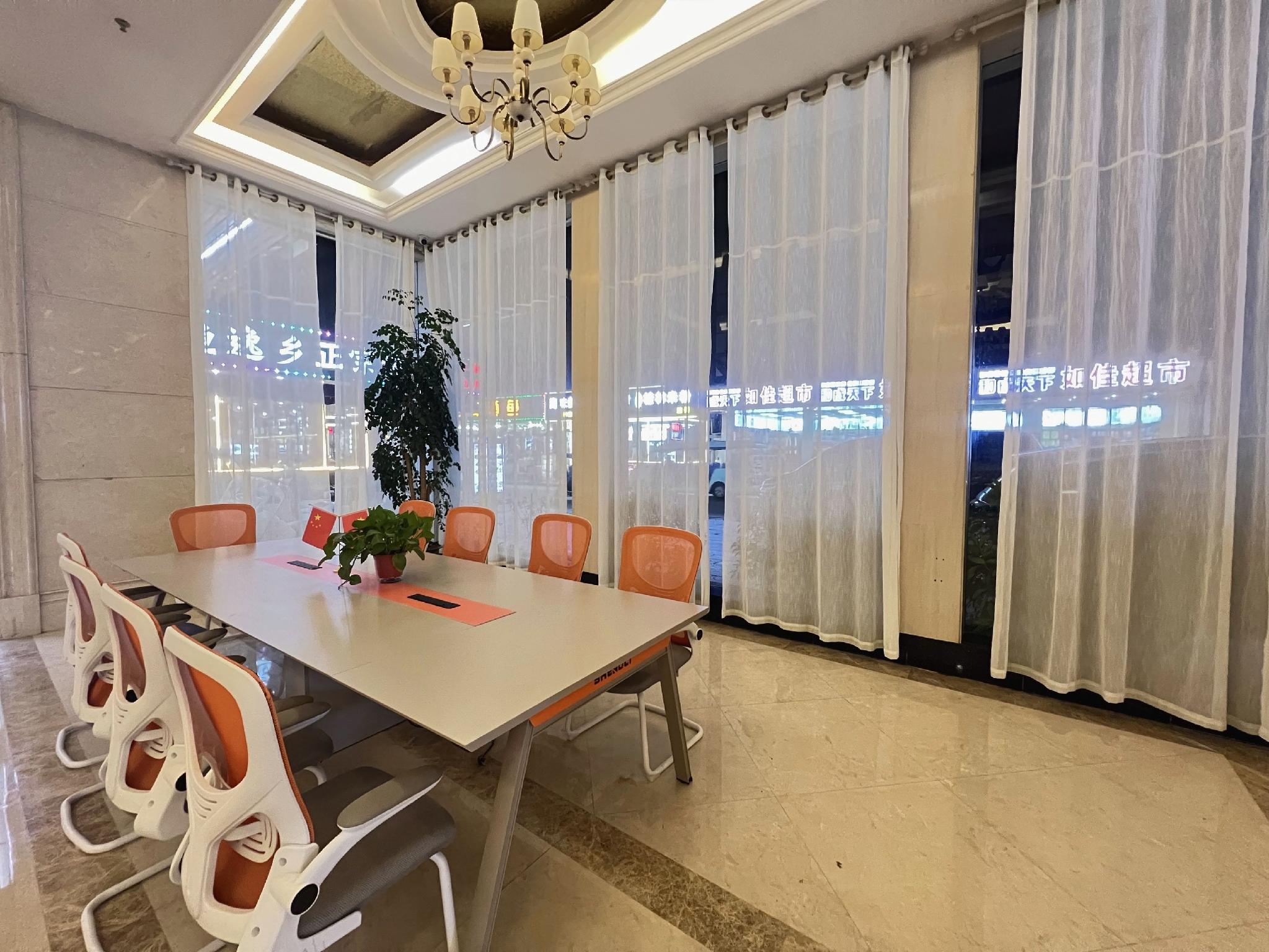 Vienna Hotel (Yangshuo Yinxiang) 48/56