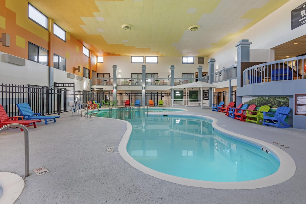 Revel Hotel Minot, SureStay Collection by Best Western 61/66