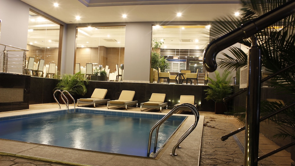 Shoregate Hotels 5/52