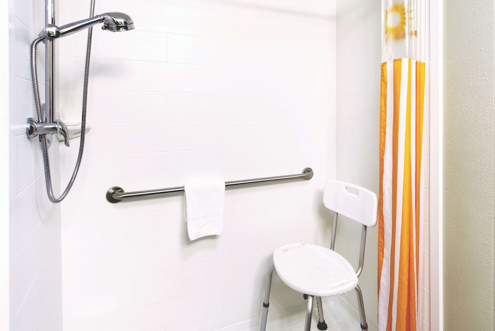 La Quinta Inn & Suites by Wyndham Bonita Springs Naples N. 20/47