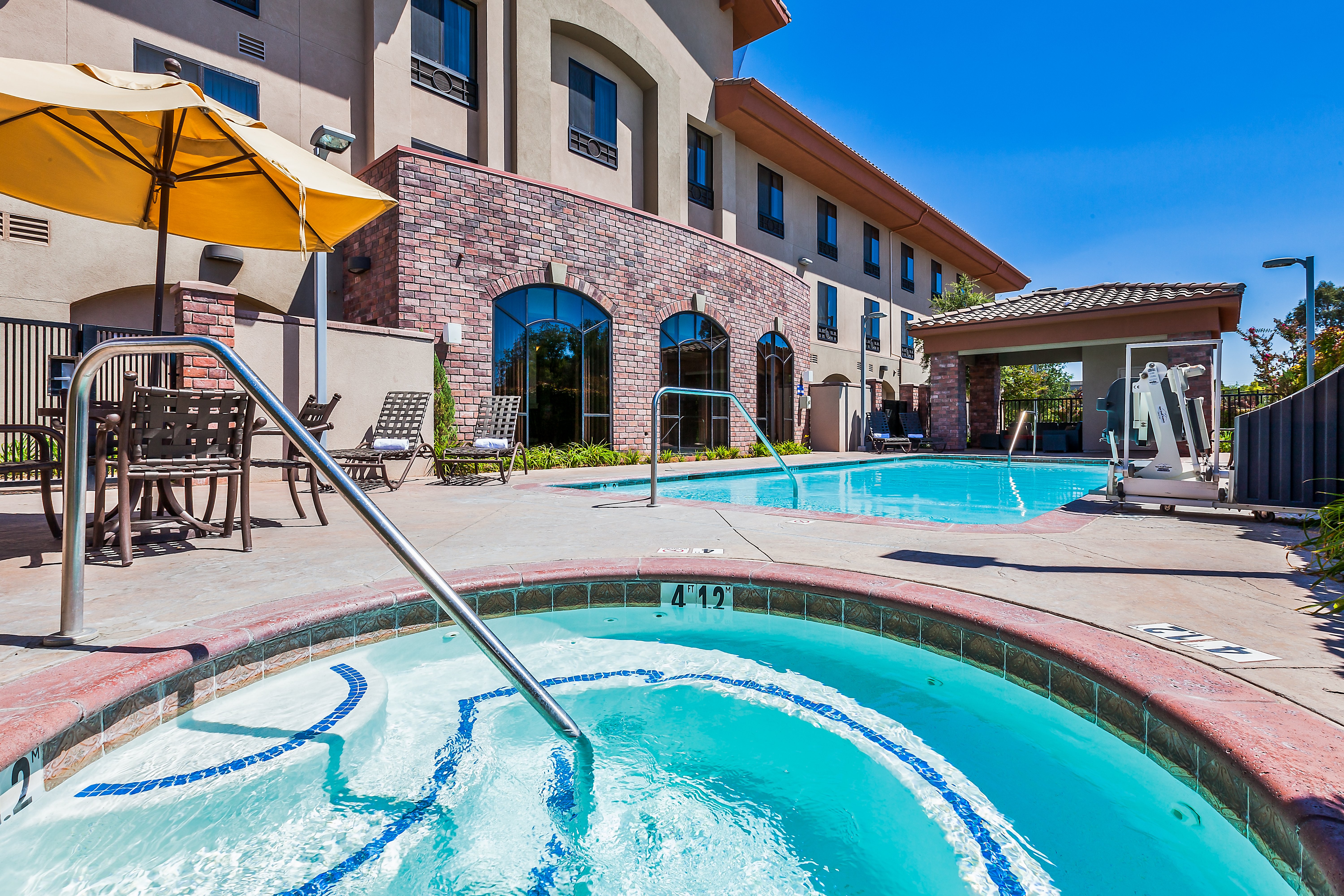 Holiday Inn Express Hotel Suites ATASCADERO 46/48