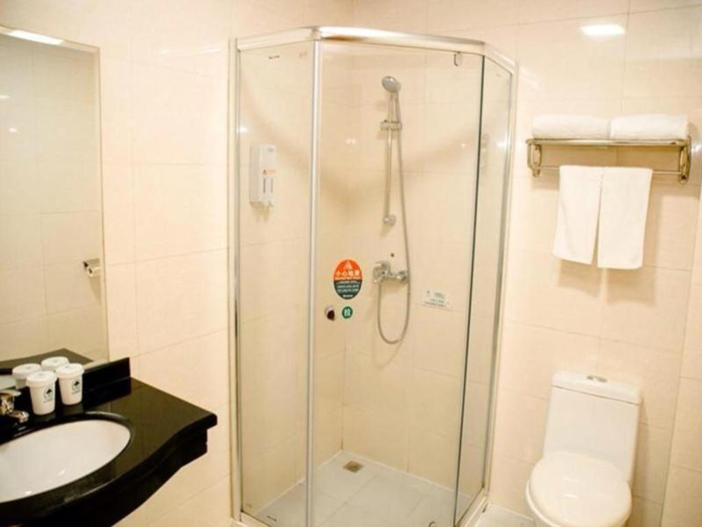 Greentree Inn Zhongshan Nanlang Town Light Rail Station Hotel 41/44
