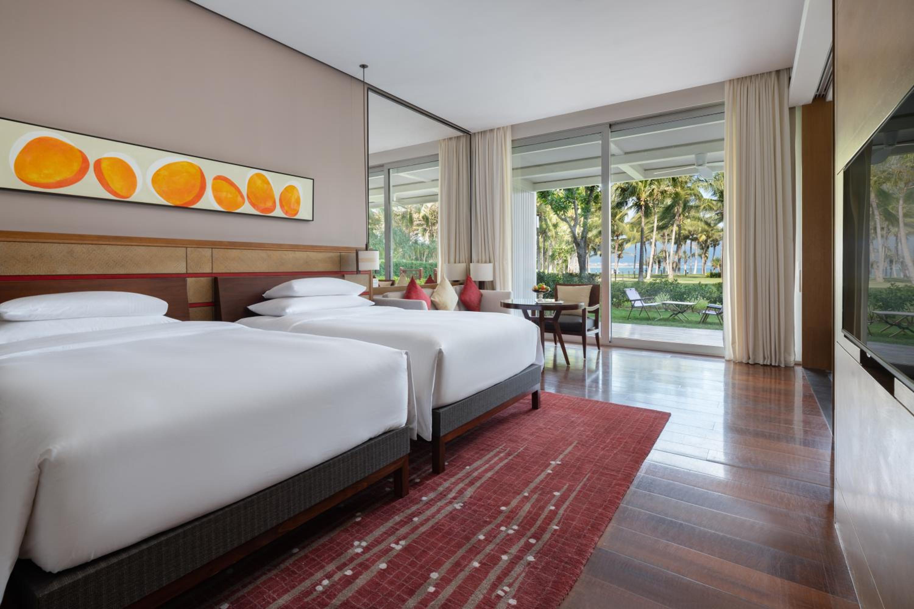 Courtyard, Twin Beds, Ocean View