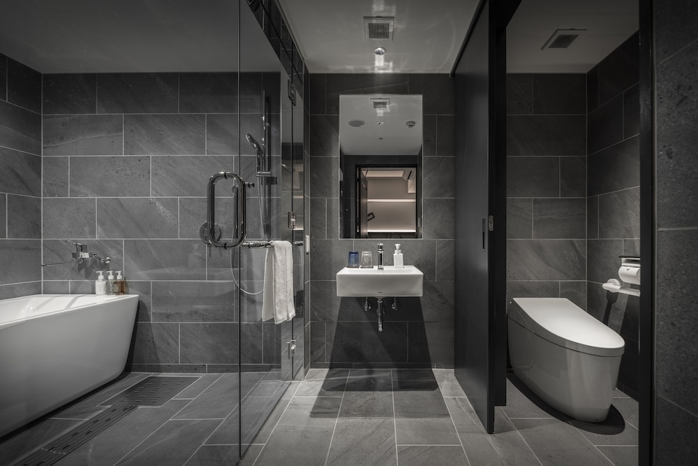 Nest Hotel Osaka Umeda 61/62