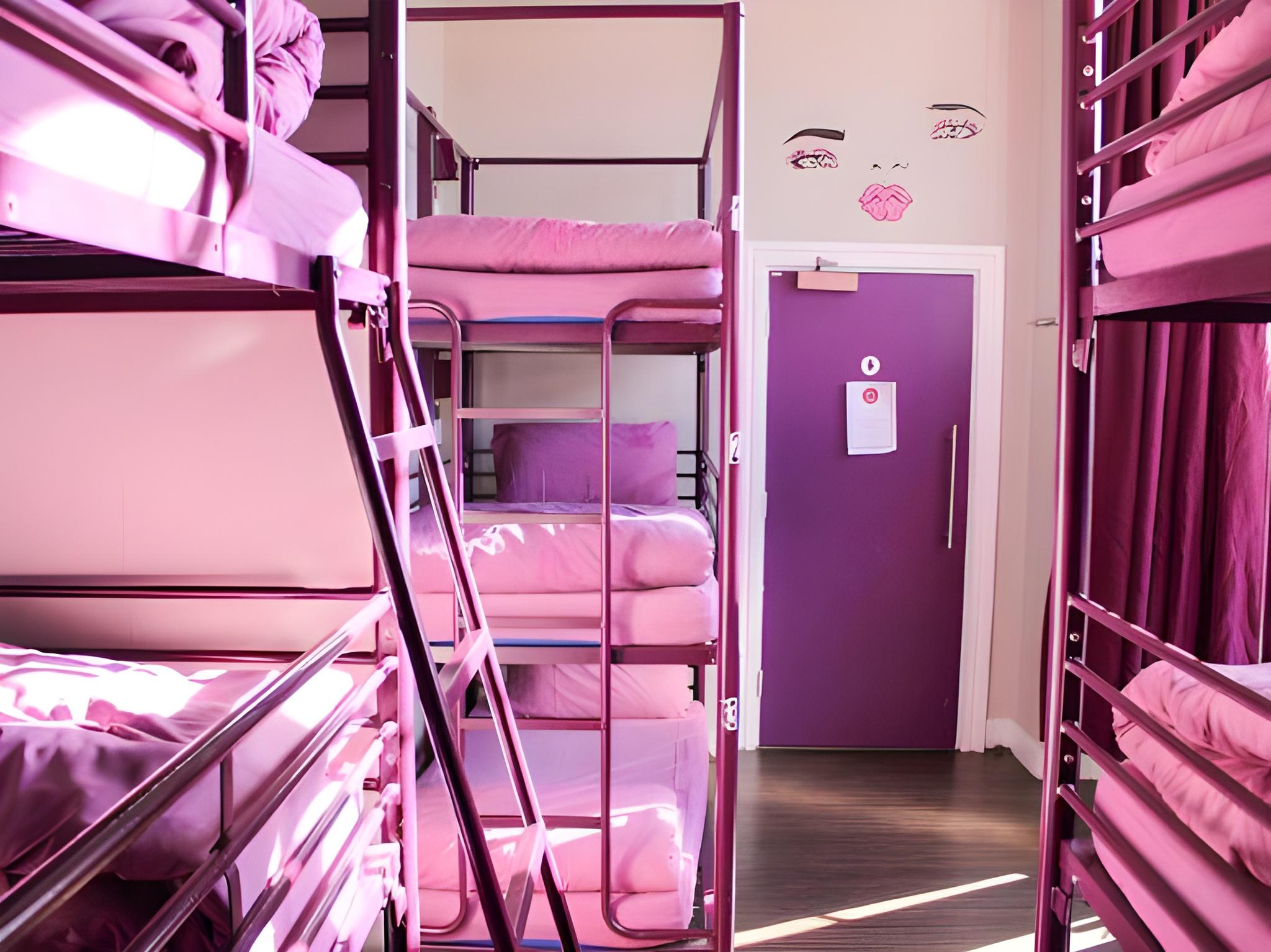Private, 6 Beds, Shared Bathroom