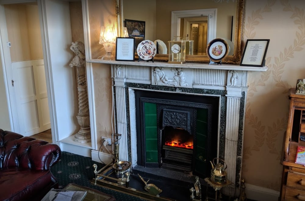 Belvedere Lodge - B&B 12/67