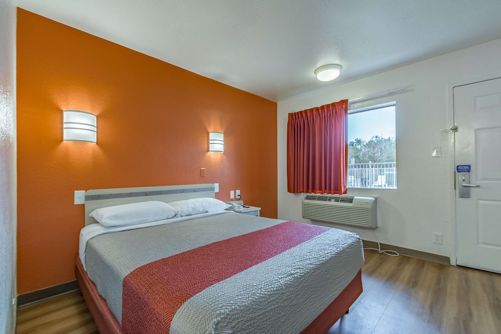 Motel6 Ft. Pierce, FL 27/60