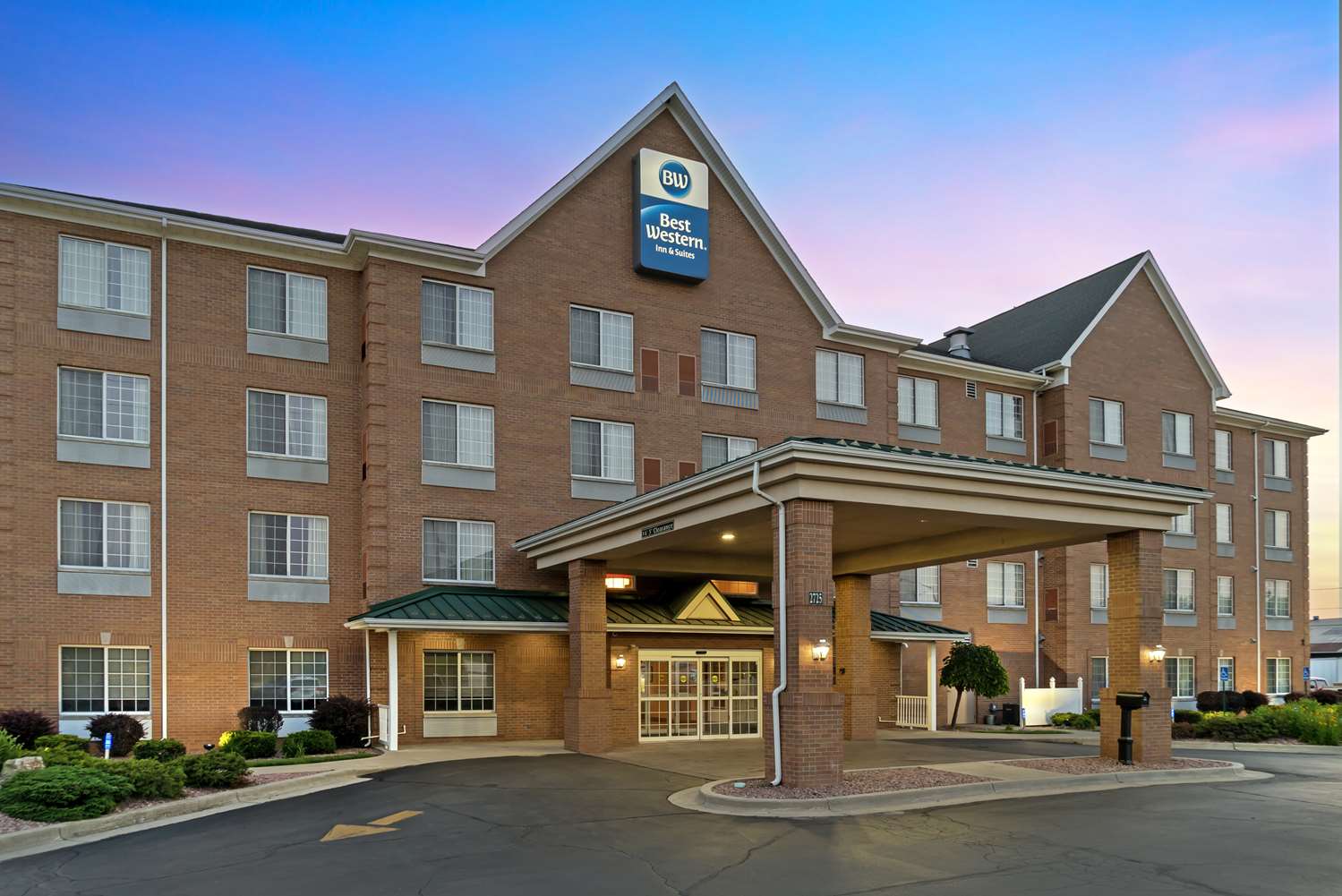 Executive Inn & Suites 39/39