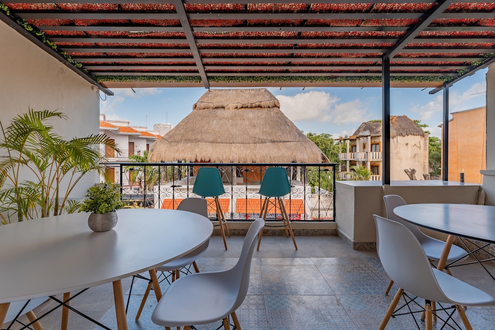 Hotel Brisas 5a AV 48/62