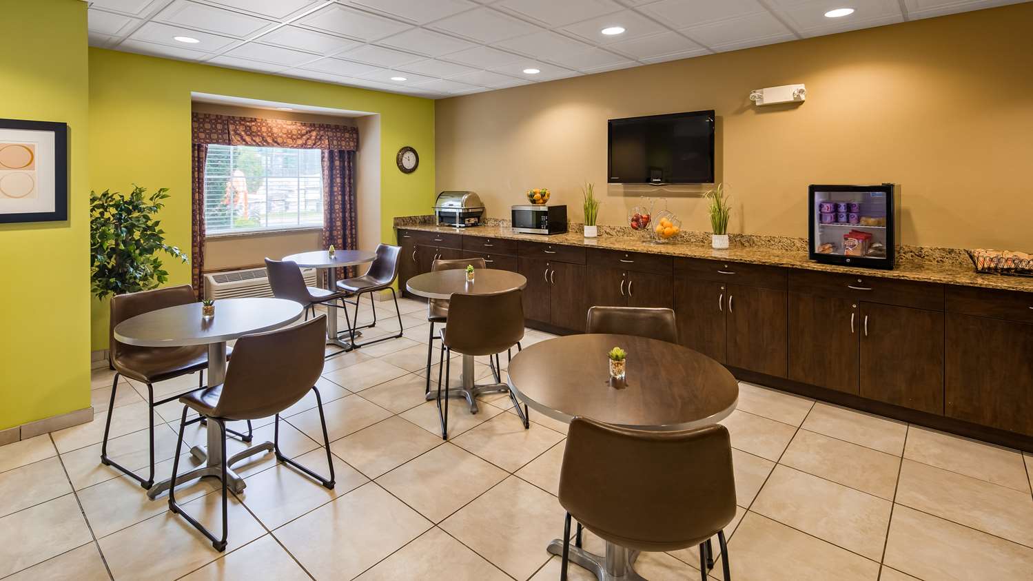 SureStay Plus Hotel by Best Western Buckhannon 17/26