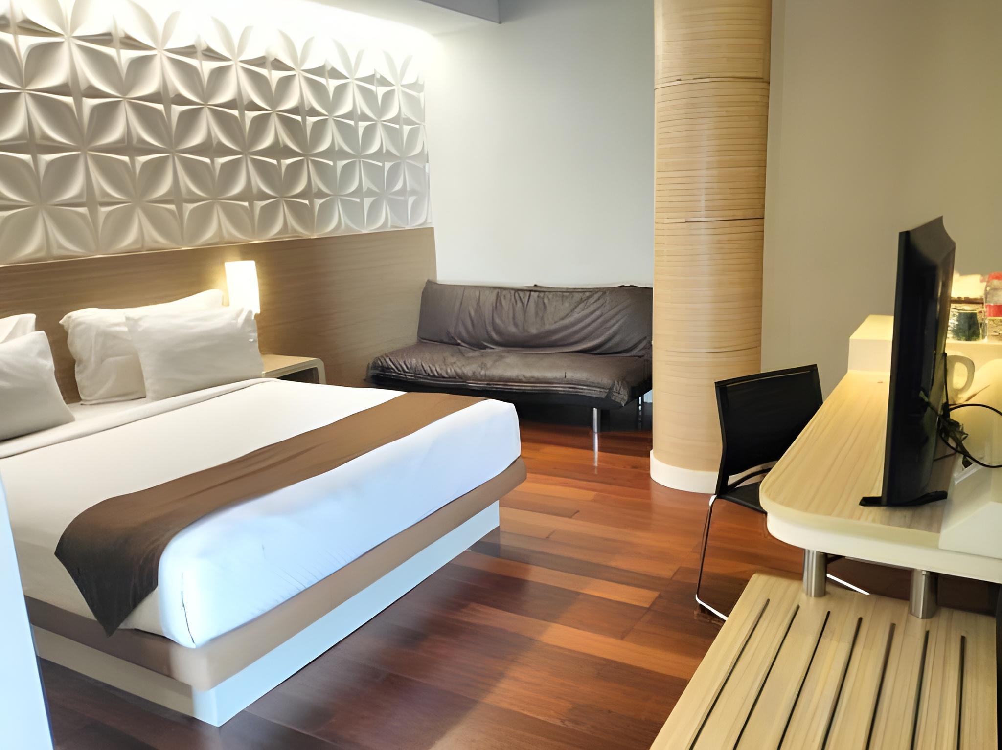 Deluxe, King Bed