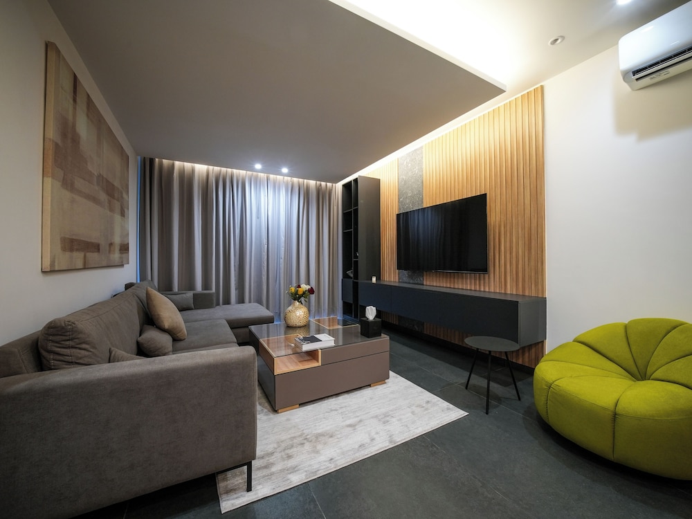 L'Avenue Hotel 21/23