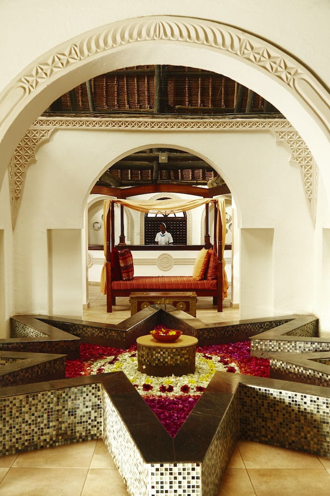 Neptune Village Beach Resort & Spa 24/59