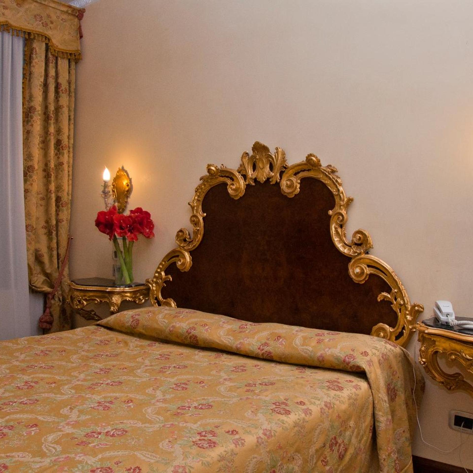 CLASSIC, DOUBLE BED