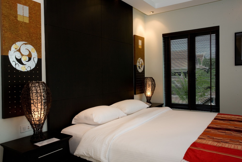 PALM GROVE RESORT 13/42
