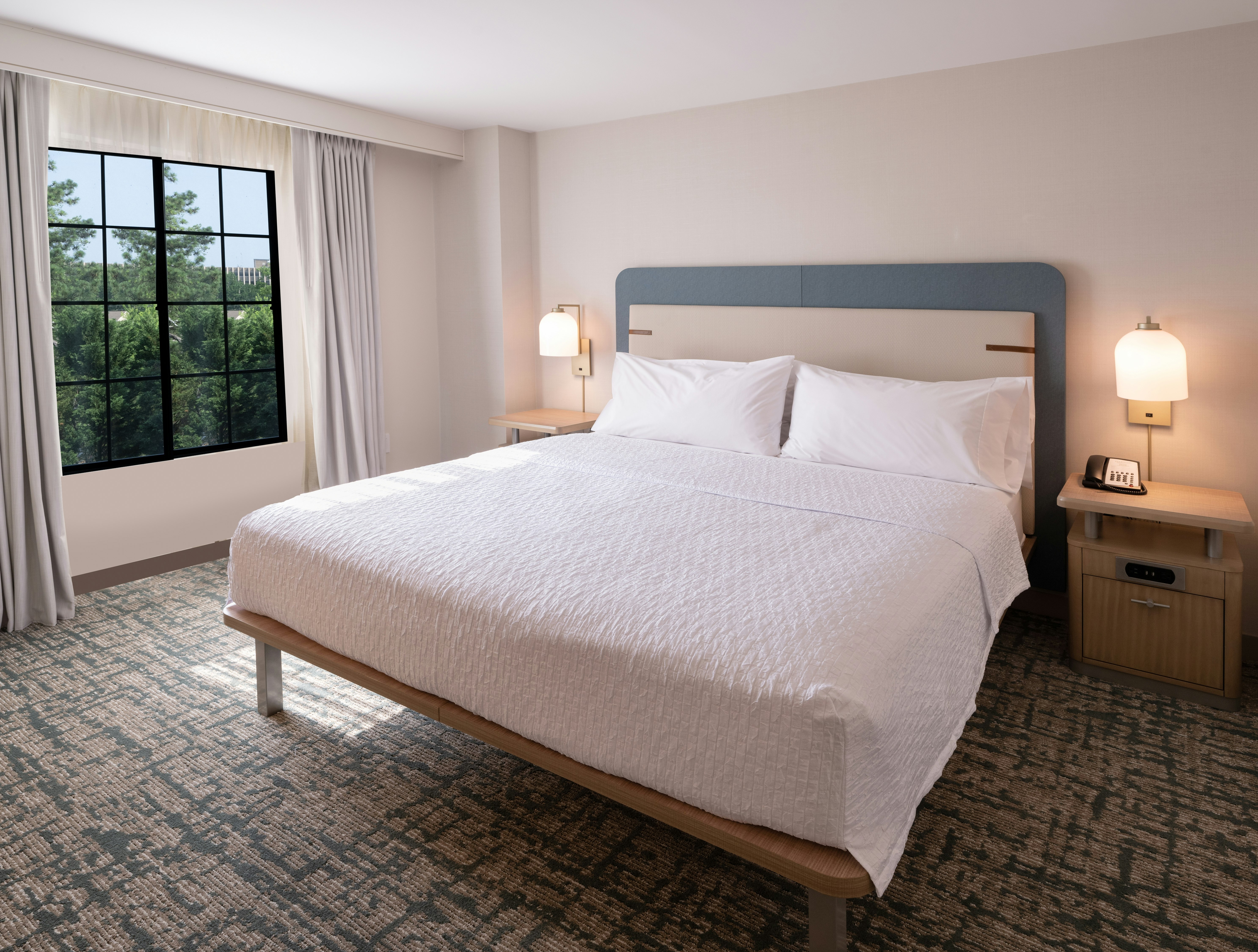 Efficiency, Suite, King Bed