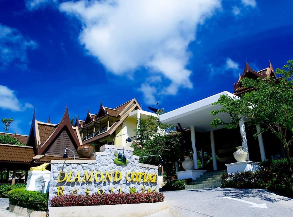 Diamond Cottage Resort and Spa in KARON BEACH