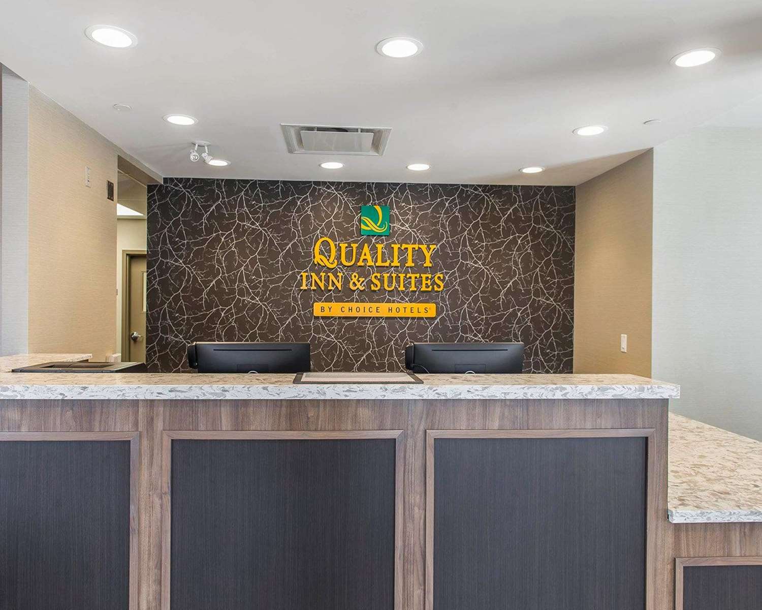 Quality Inn & Suites Kingston, ON 12/45