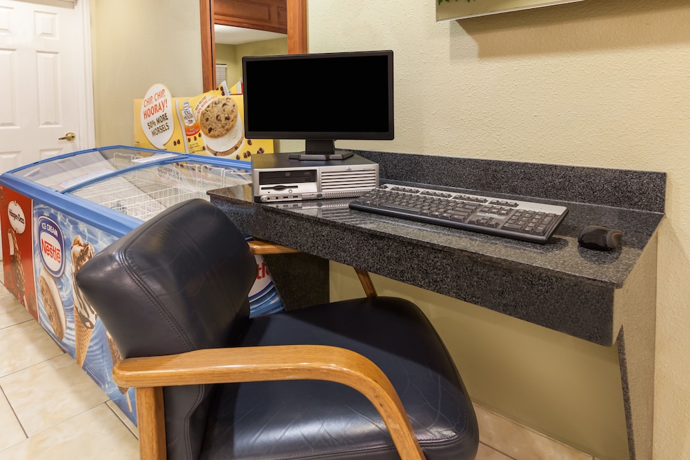 Days Inn by Wyndham Houston East 20/29