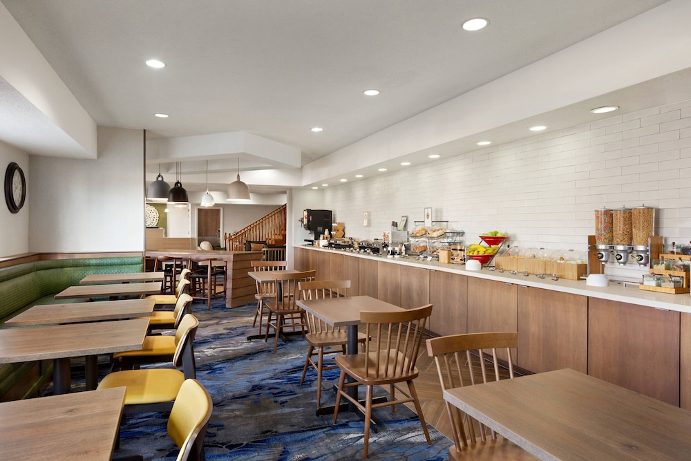 Fairfield Inn Suites Wheeling St Clairsville Oh 25/30