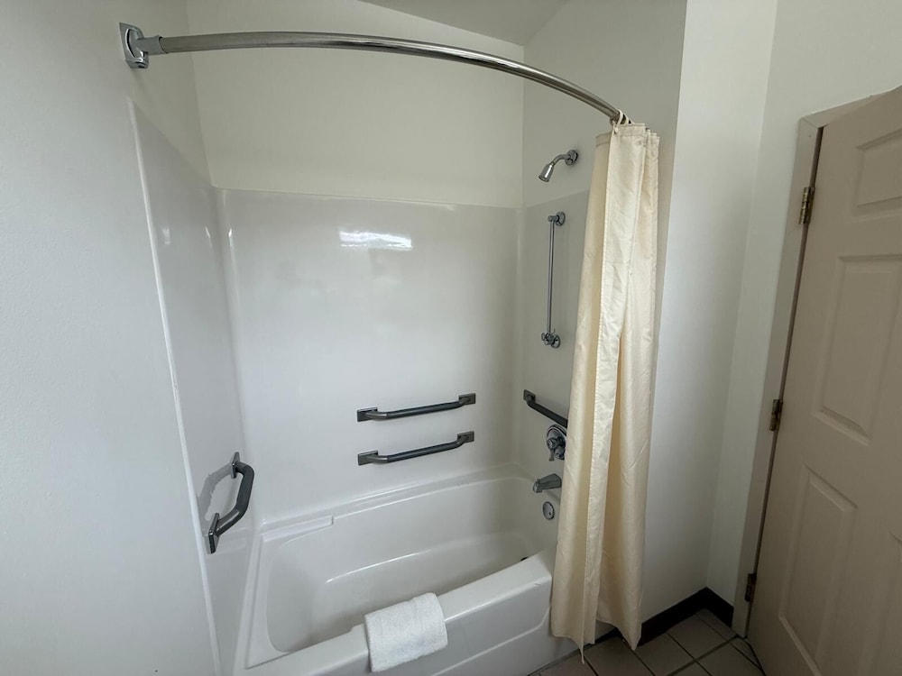 Regency Inn 59/59