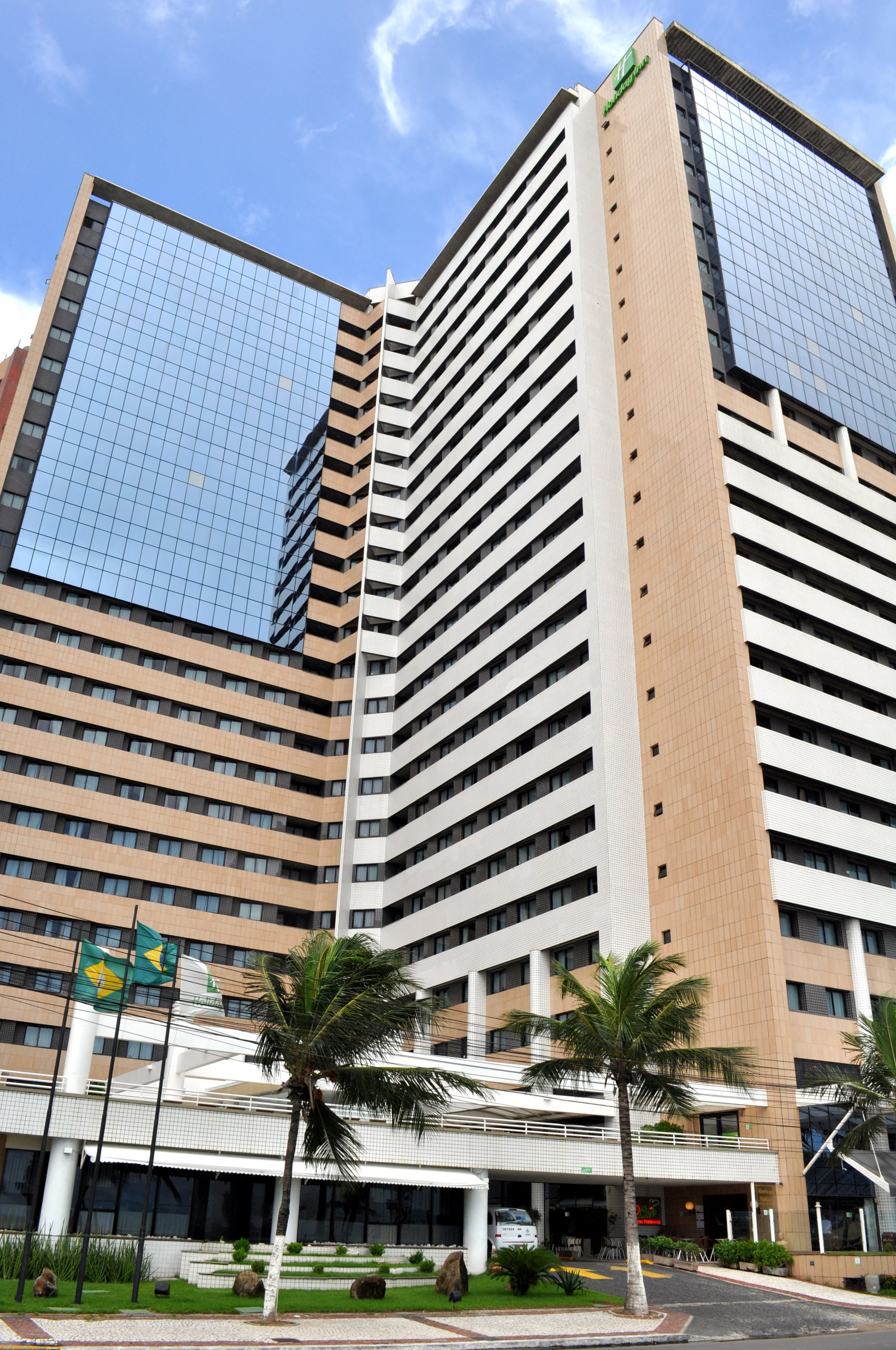 HOLIDAY INN FORTALEZA 68/76