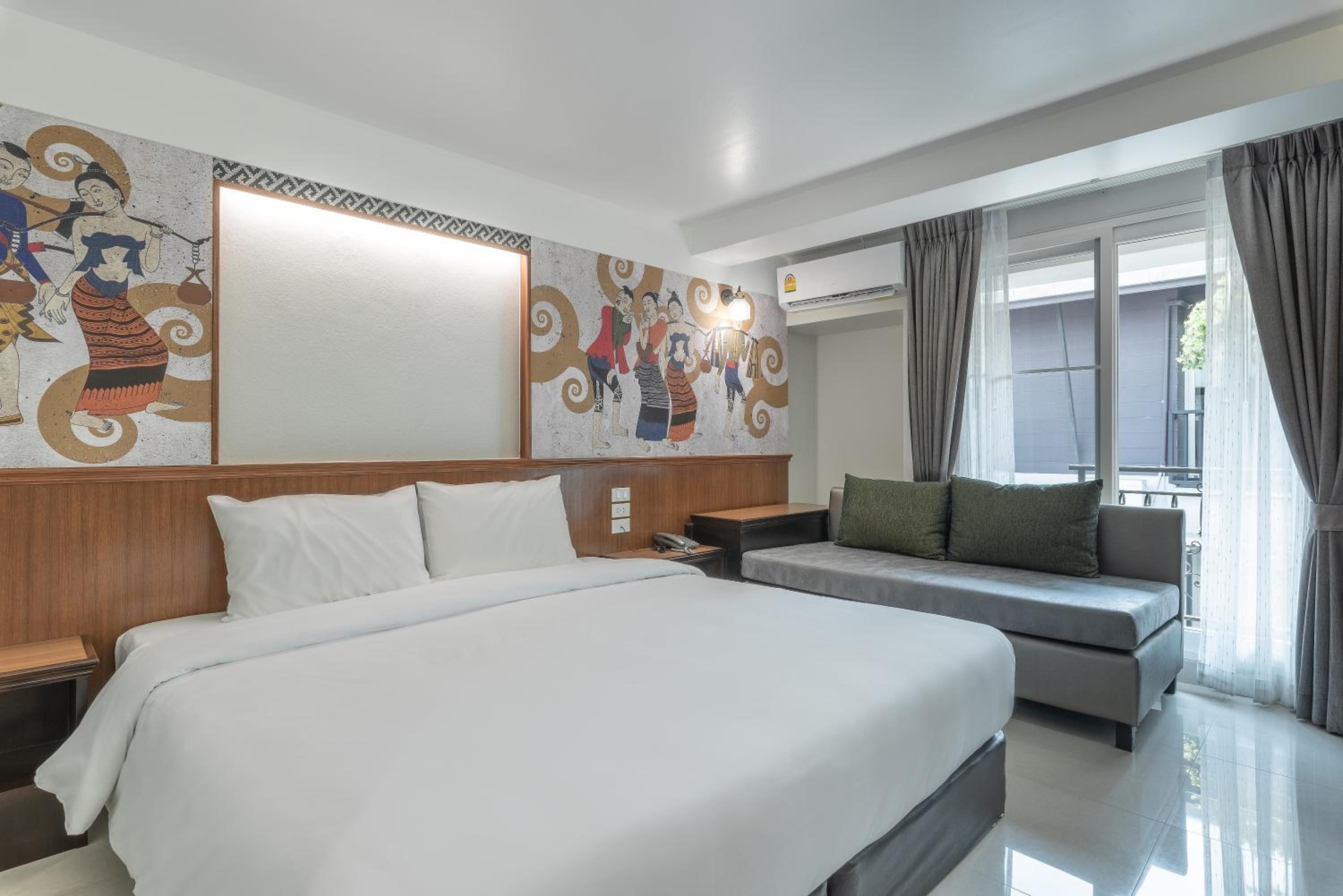 Superior, King Bed