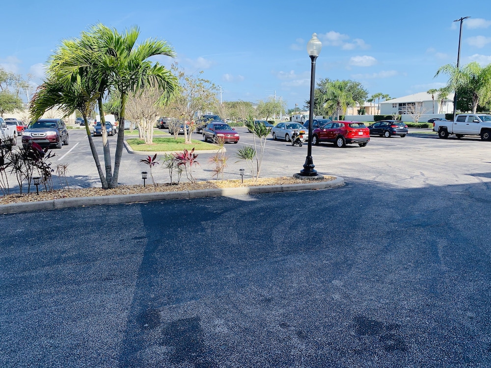 Quality Inn Palm Bay Melbourne I-95 8/35
