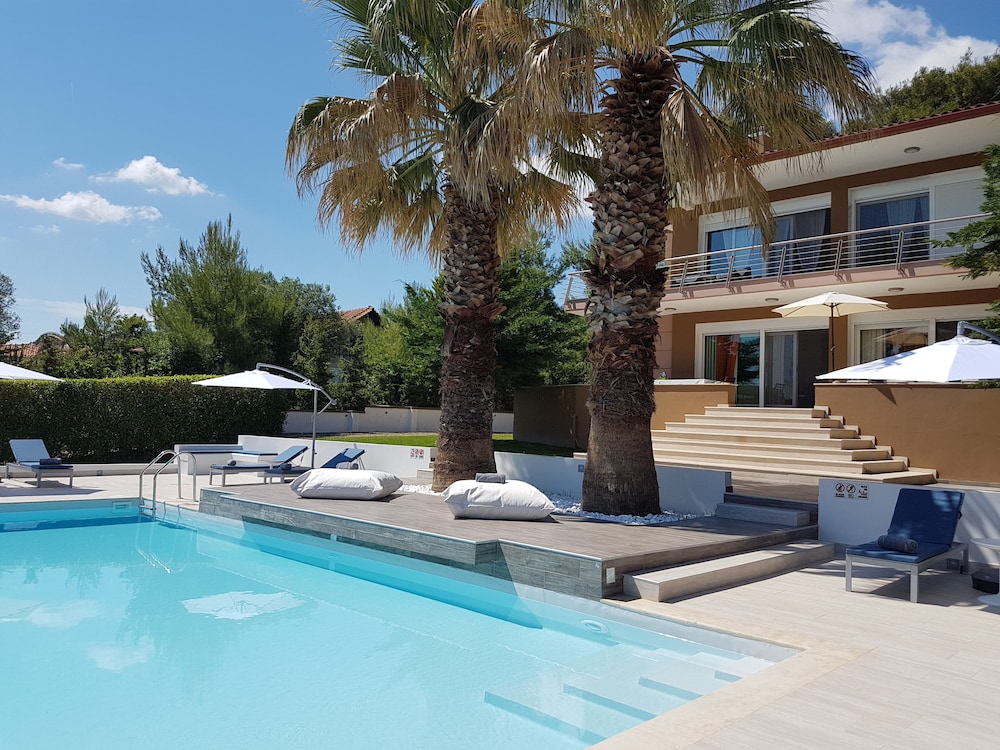 Luxurious Villa Anna Maria 45/50