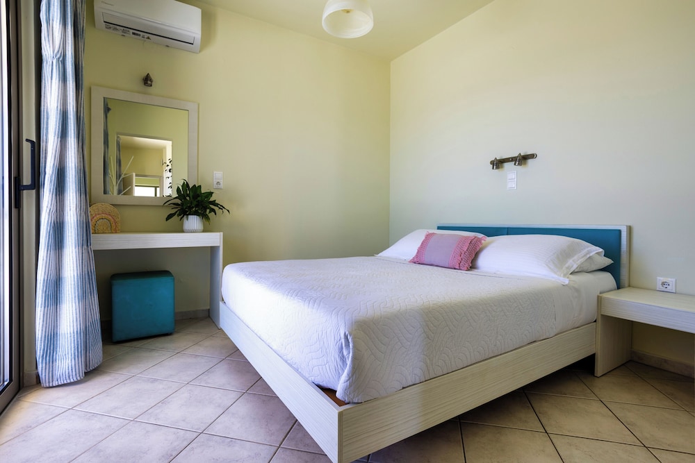 Skinos Apartments And Studios 10/40