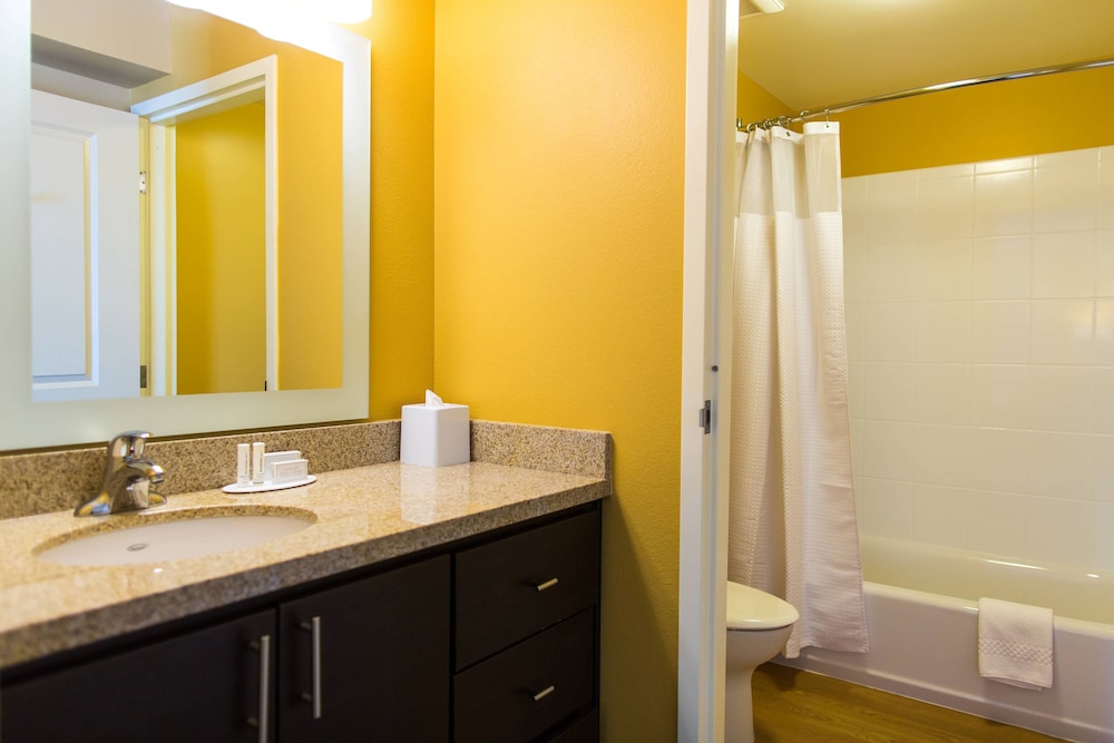 TownePlace Suites by Marriott Lancaster 50/50