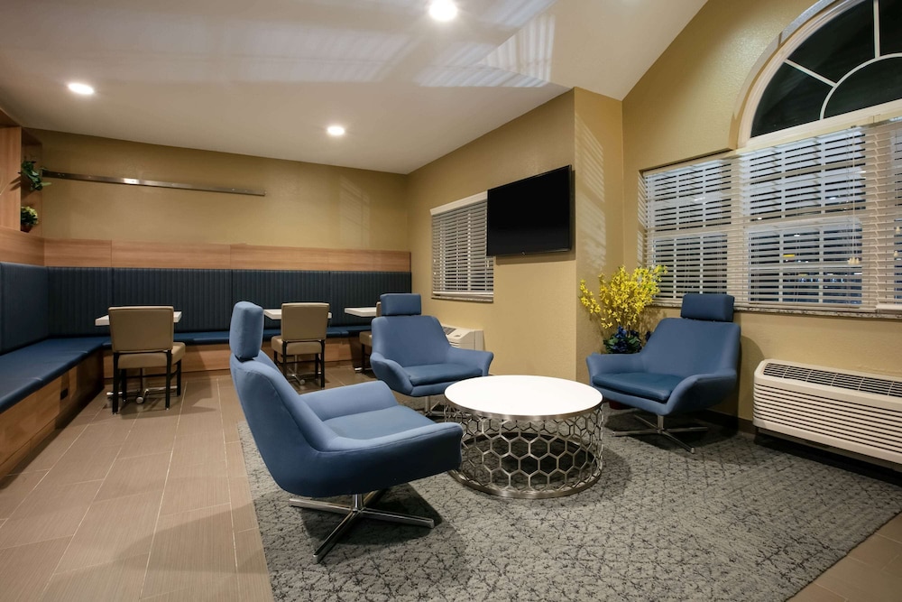 Microtel Inn And Suites By Wyndham Pecos 20/35