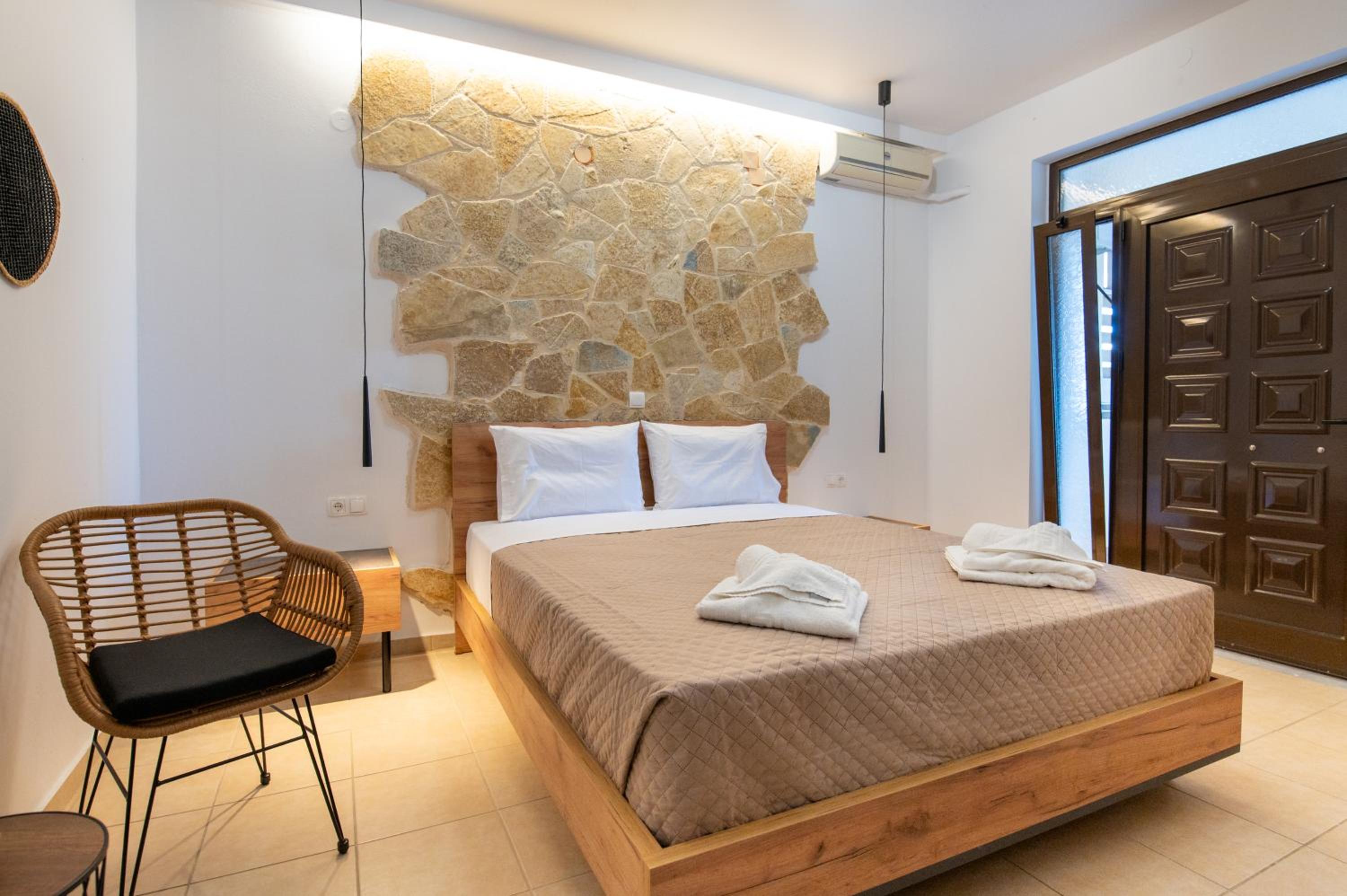 Deluxe, Double Bed, Villa Gereoudis 4/10