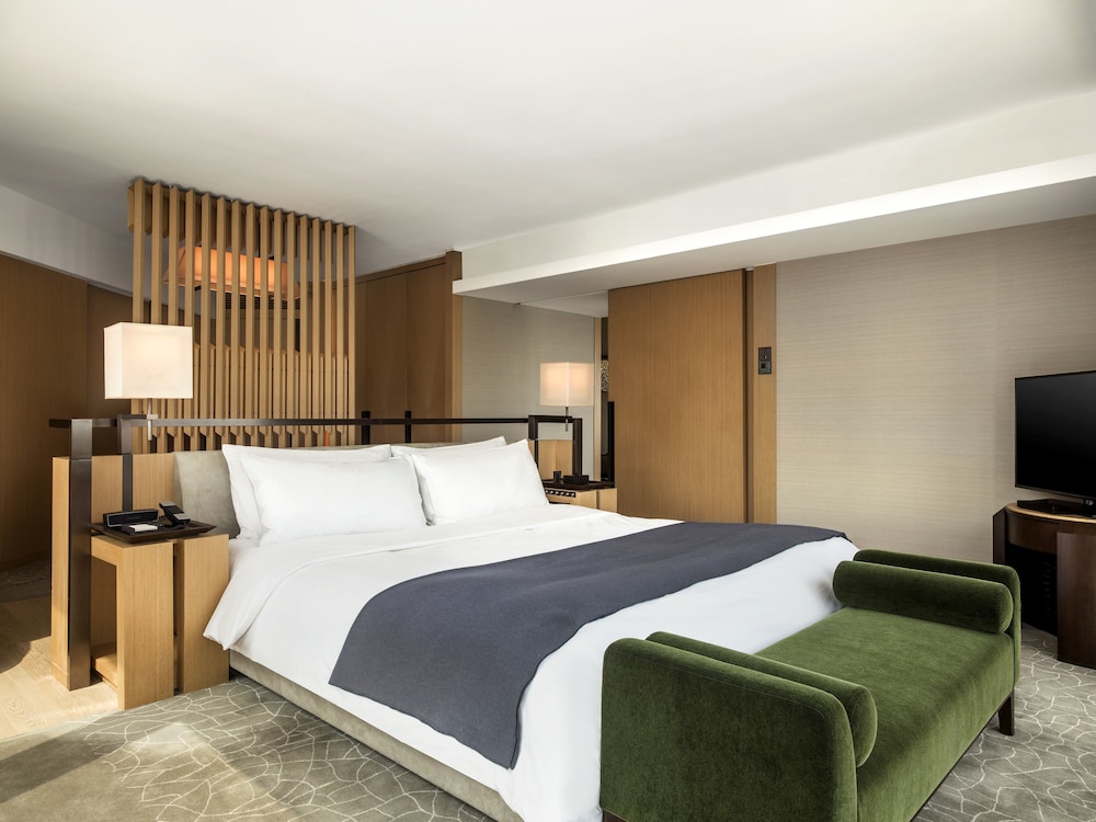 UPPER, SUITE, HARBOUR VIEW