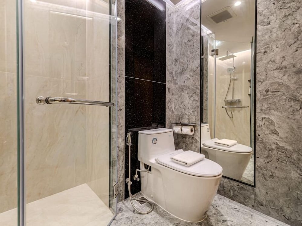 Court Wing Hotel Sukhumvit Bangkok 54/54