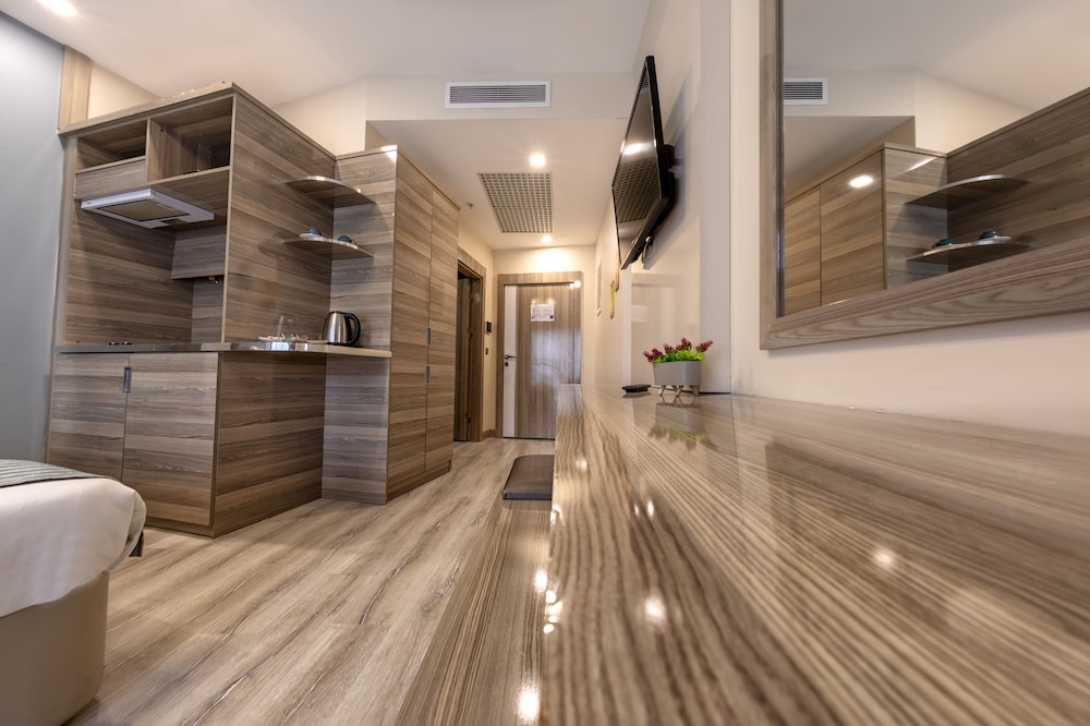 MyHouse N5 Suites 67/69