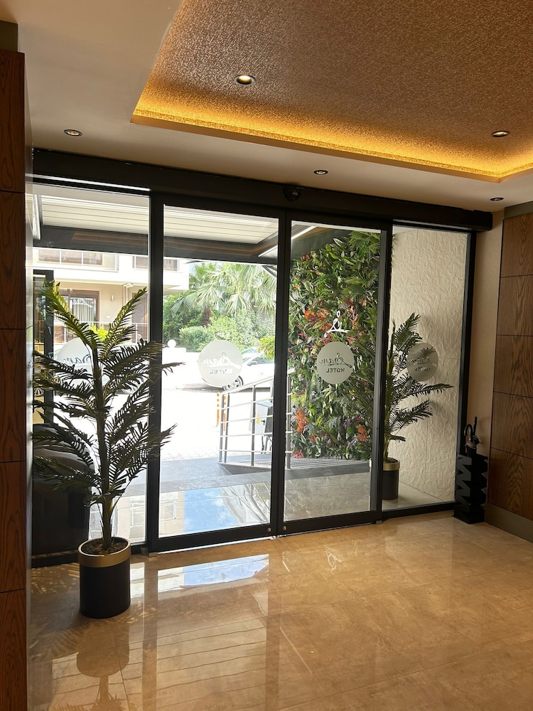 Sam Hotel 20/48