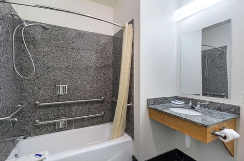 Budget Inn and Suites 12/27