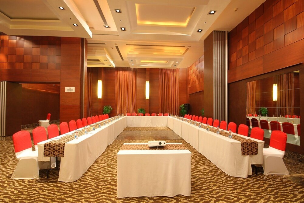 Fortune Select JP Cosmos, Bengaluru 30/70