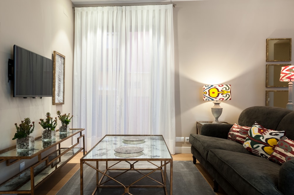 Suites Murillo Segovias 67/82