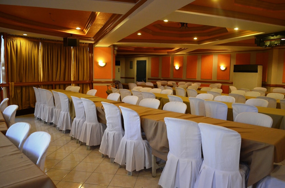 Elegant Circle Inn 61/71