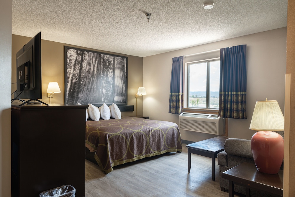 Super 8 By Wyndham Grants 21/32