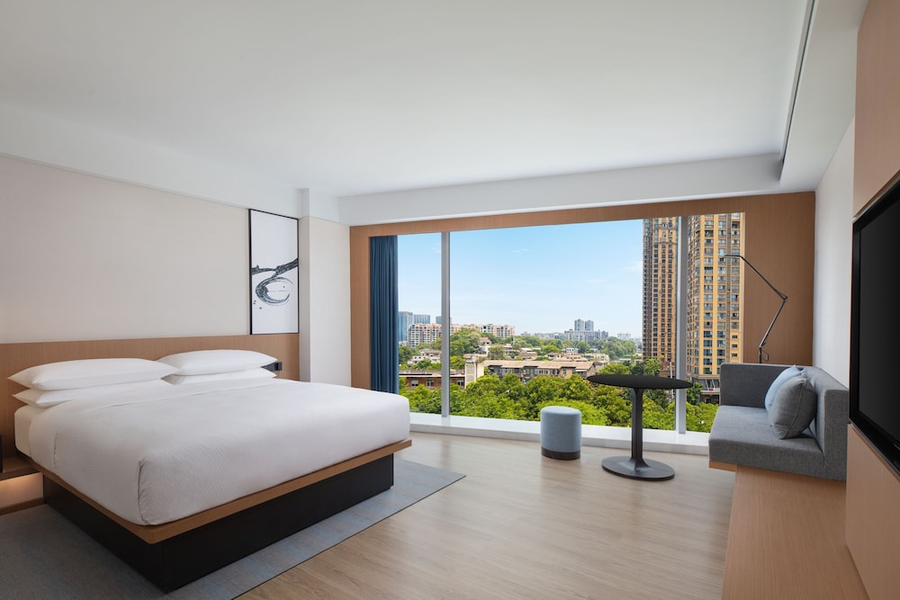 Executive, King Bed, City View
