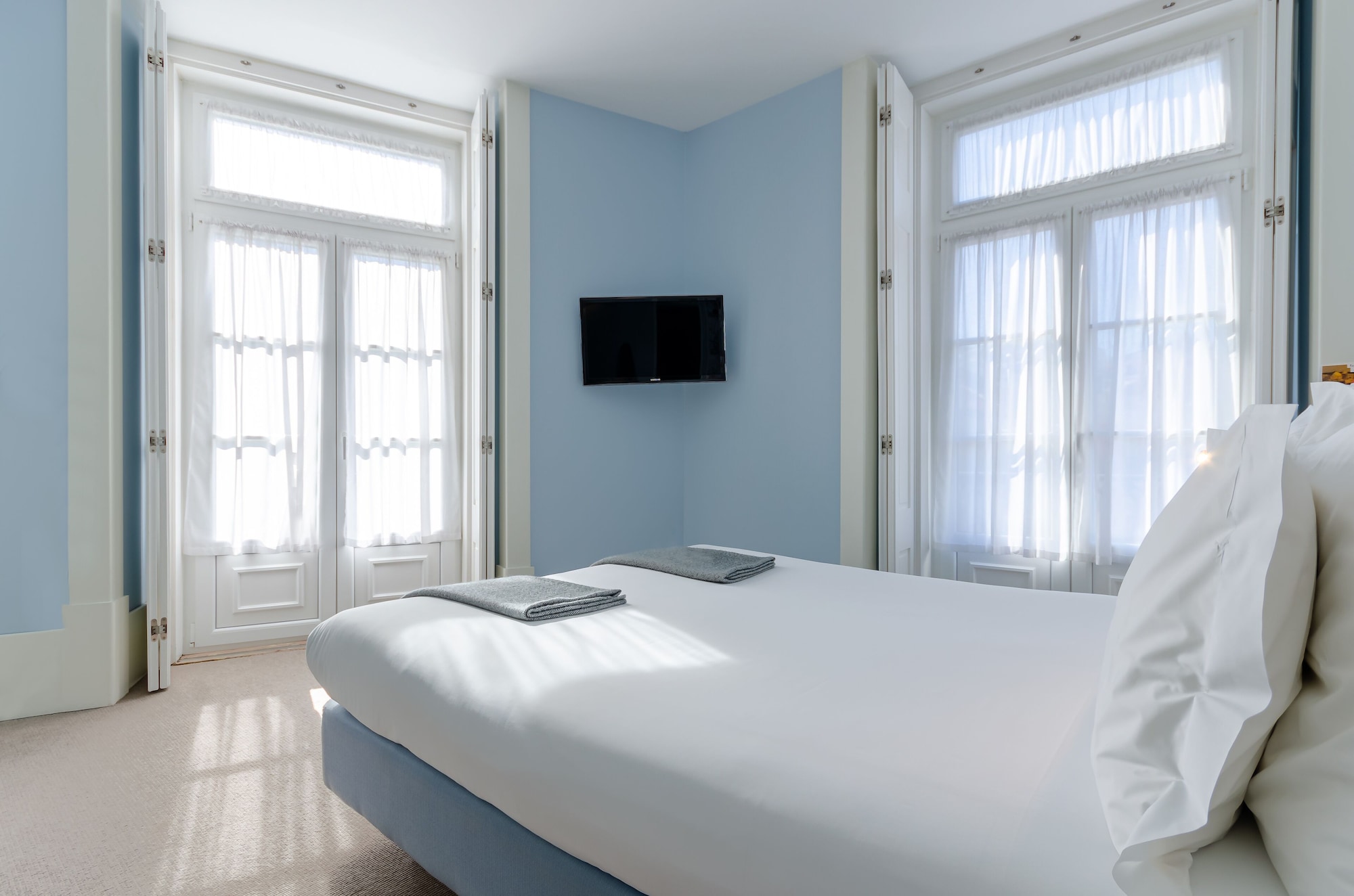 CLASSIC, DOUBLE OR TWIN BED, CITY VIEW