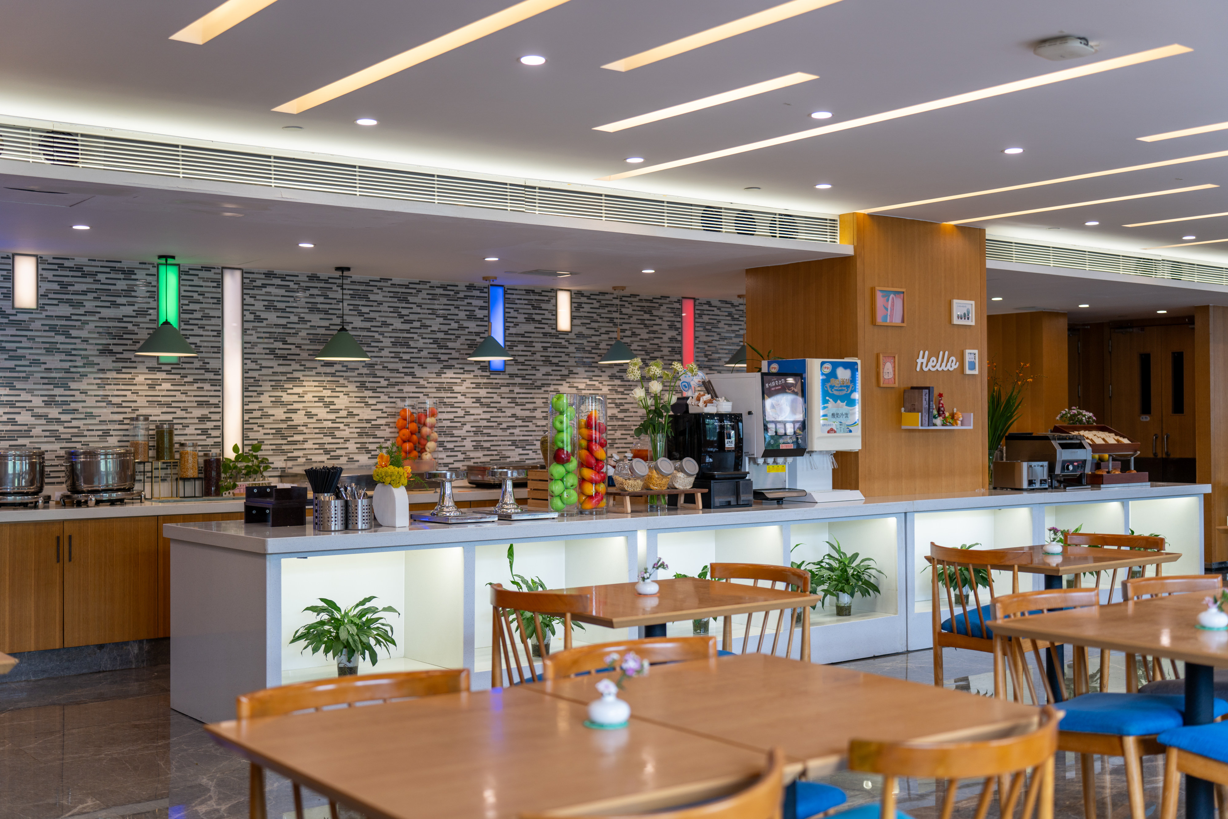 Holiday Inn Express Chengdu Airport Zone 53/75