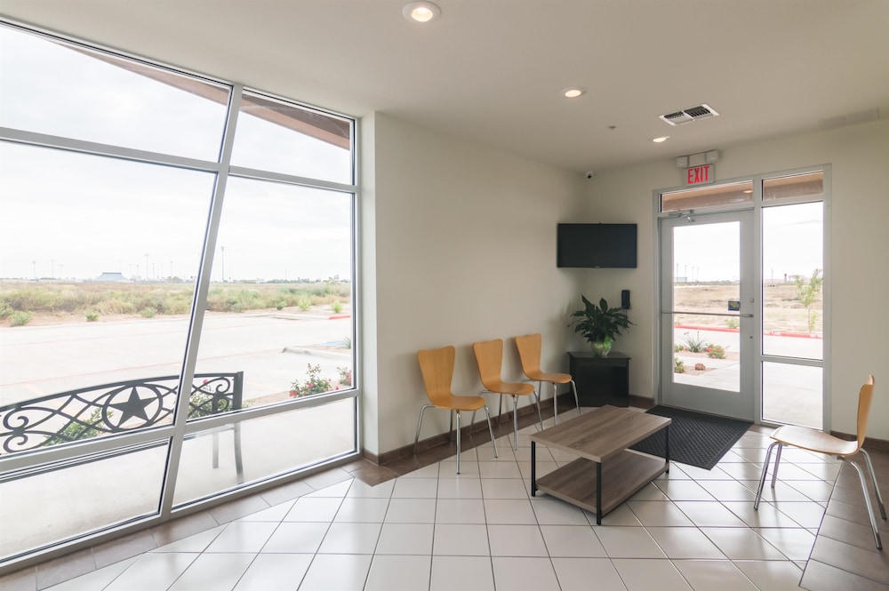 Days Inn & Suites by Wyndham Colorado City/I-20 28/37