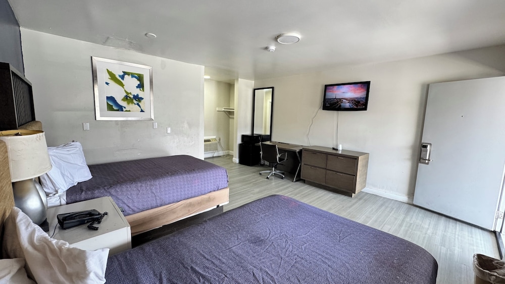 Economy 7 Inn Hampton W Pembroke 44/64