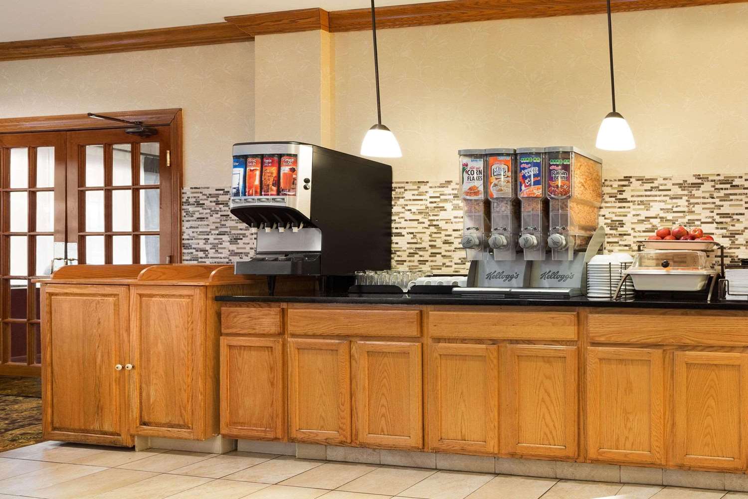 Country Inn & Suites by Radisson, Macedonia - Northfield 5/24